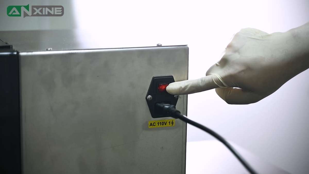 SBH-I 3D Powder Mixer Operation