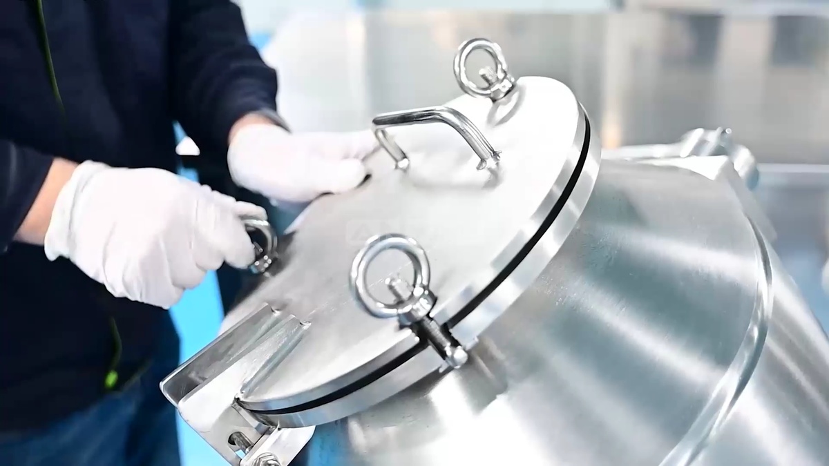 SH Series 3D Powder Mixer Operation