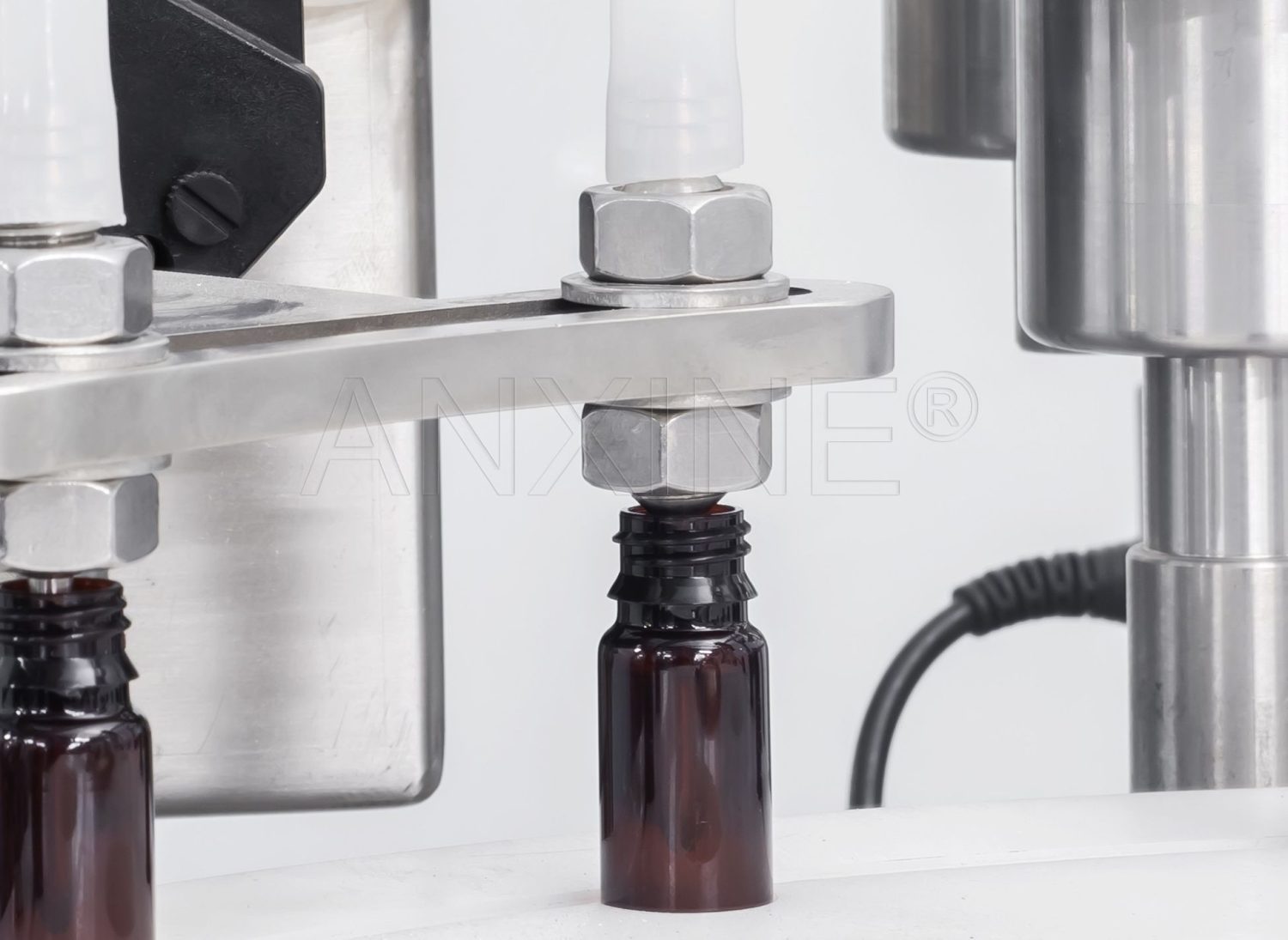 Automatic Liquid Filling Capping Machine CGS-1 Operation