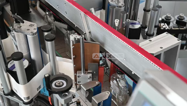 Side labeling equipment